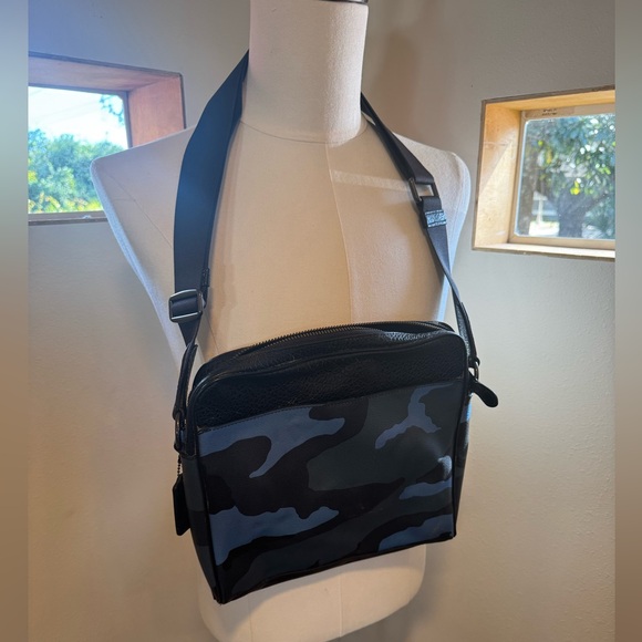 Coach Charles Camo Dusk Blue Pebble Leather Camera Crossbody Bag F29052 - Picture 5 of 6